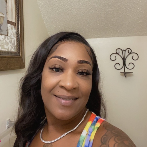 Meet your Posher, Karimah - Picture 1 of 1